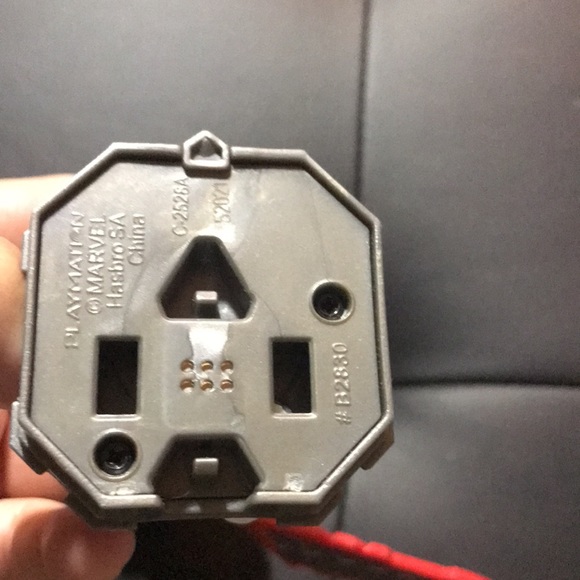 Playmation Marvel Falcon - Picture 2 of 2